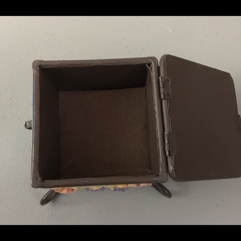RUSS TRINKET FLOWER BOX - Picture 5 of 6